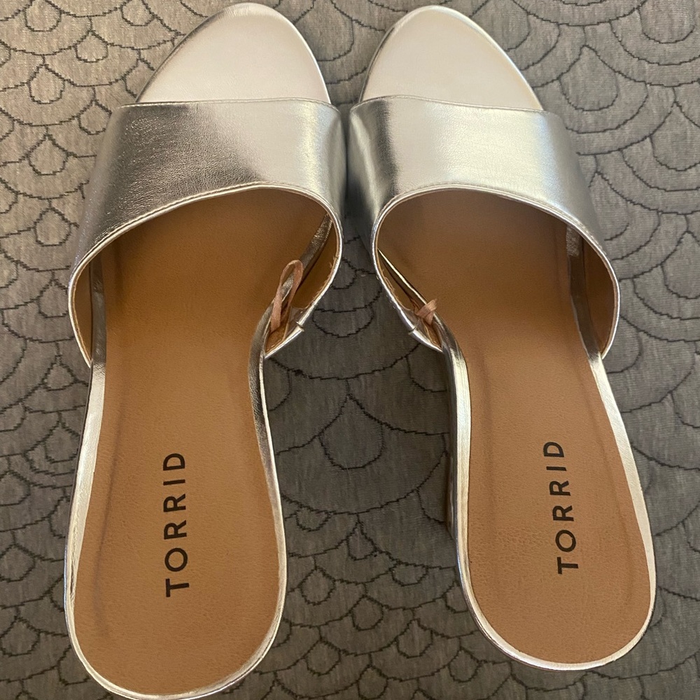 Torrid Silver Wedge Shoes Elegant Design